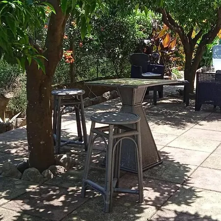 La Bouganville Bed & Breakfast Acconia